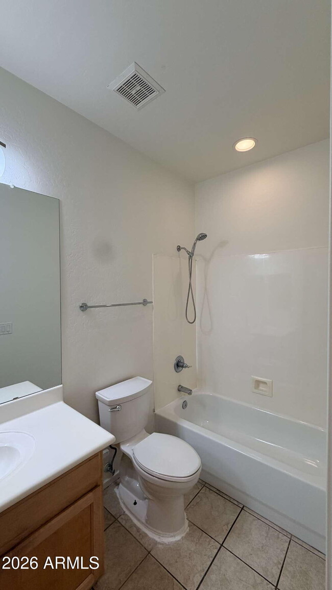 Building Photo - 2614 E Fremont Rd