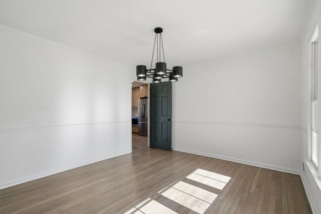 Building Photo - 2751 Cedarbrook Dr