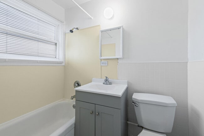 Building Photo - 31546 Alpena Ct