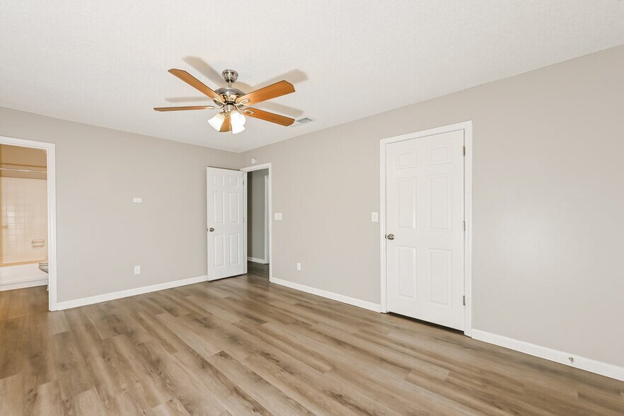 Building Photo - 3350 Eastwood Trail