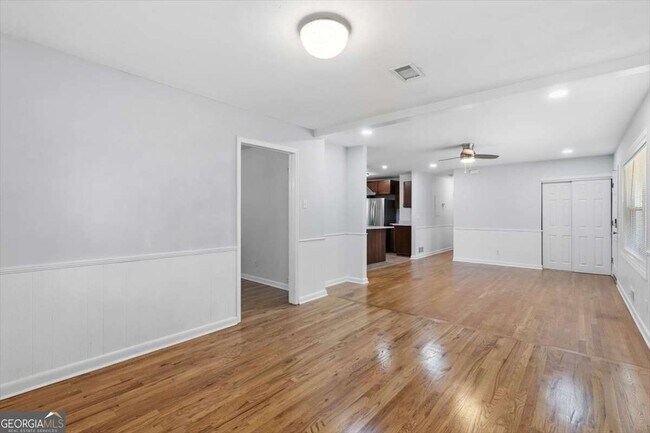 Building Photo - 2815 Carolyn Dr