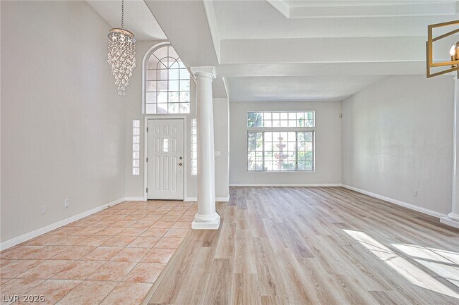 Building Photo - 8052 Marbella Cir