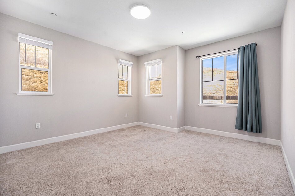 Building Photo - 31 Cortina Ct