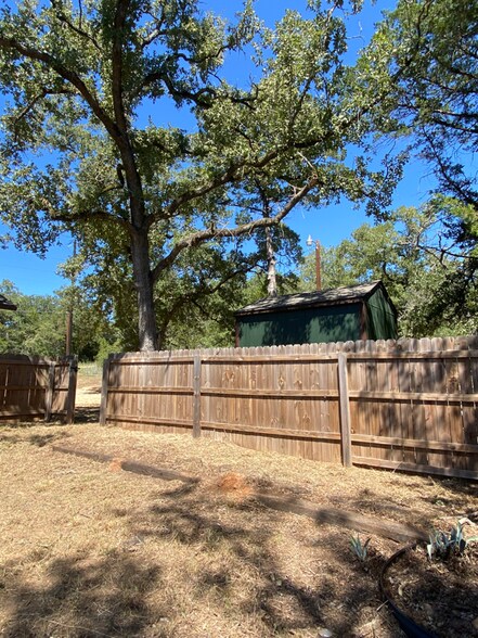 Building Photo - 175 Shawnee Dr