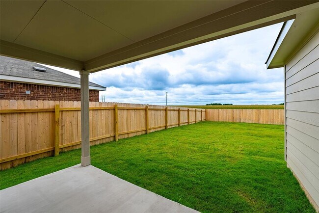 Building Photo - 200 Camargue Dr
