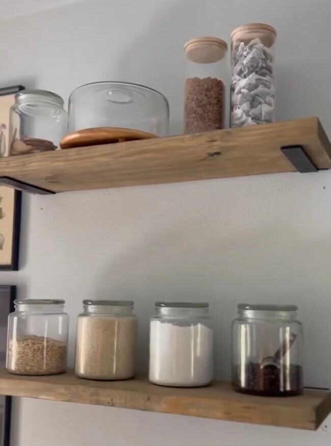 Building Photo - 27 Blackburn Mnr