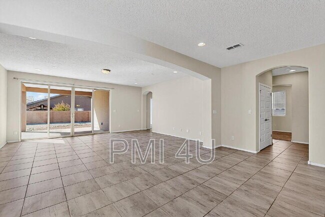 Building Photo - 7110 Overview Rd NE