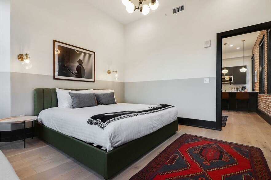 Building Photo - 1148 S Peters St