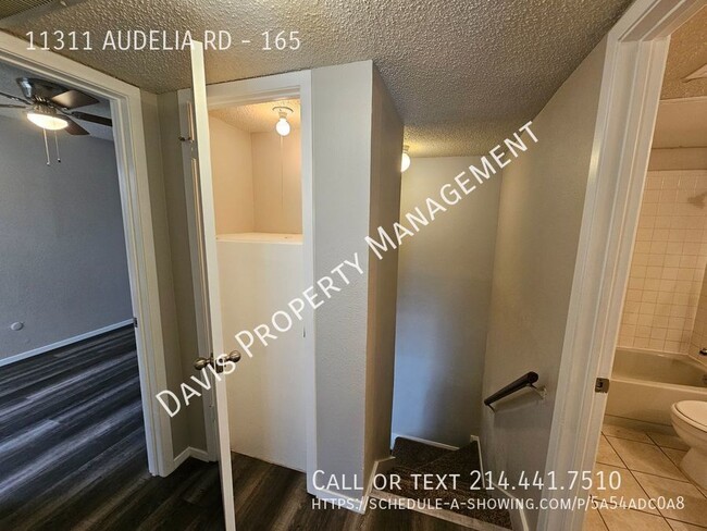 Building Photo - 2 story condo, cov parking, patio, full wa...