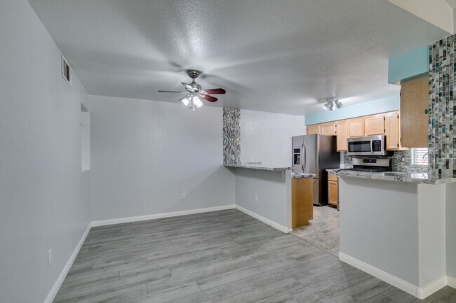 Building Photo - Updated 2-Bedroom Condo with Fireplace