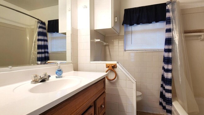 Building Photo - 13 Seafarer Ln