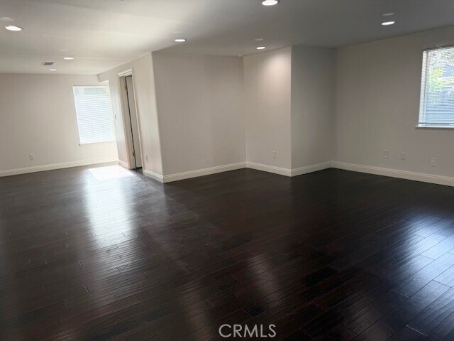 Building Photo - 5724 Tampa Ave