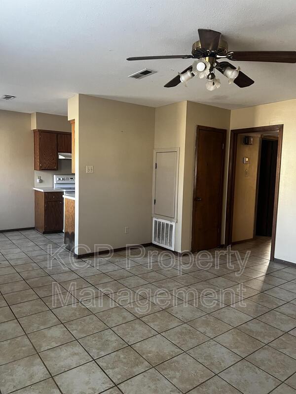 Building Photo - 2416 S Q St