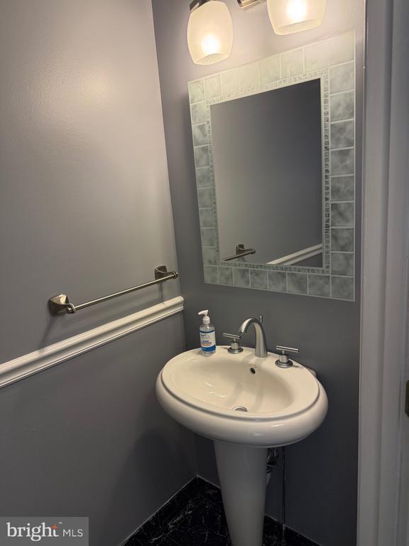 Building Photo - 20914 Rosebay Pl