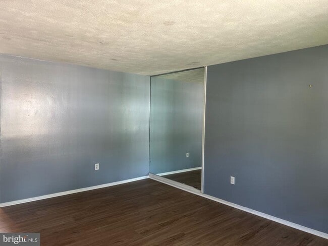 Building Photo - 615 McKinway