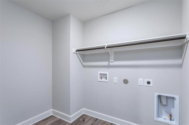 Building Photo - 2100 Brentwood Dr
