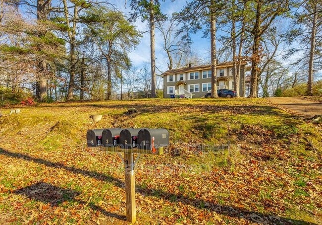 Building Photo - 311 Hedgewood Dr