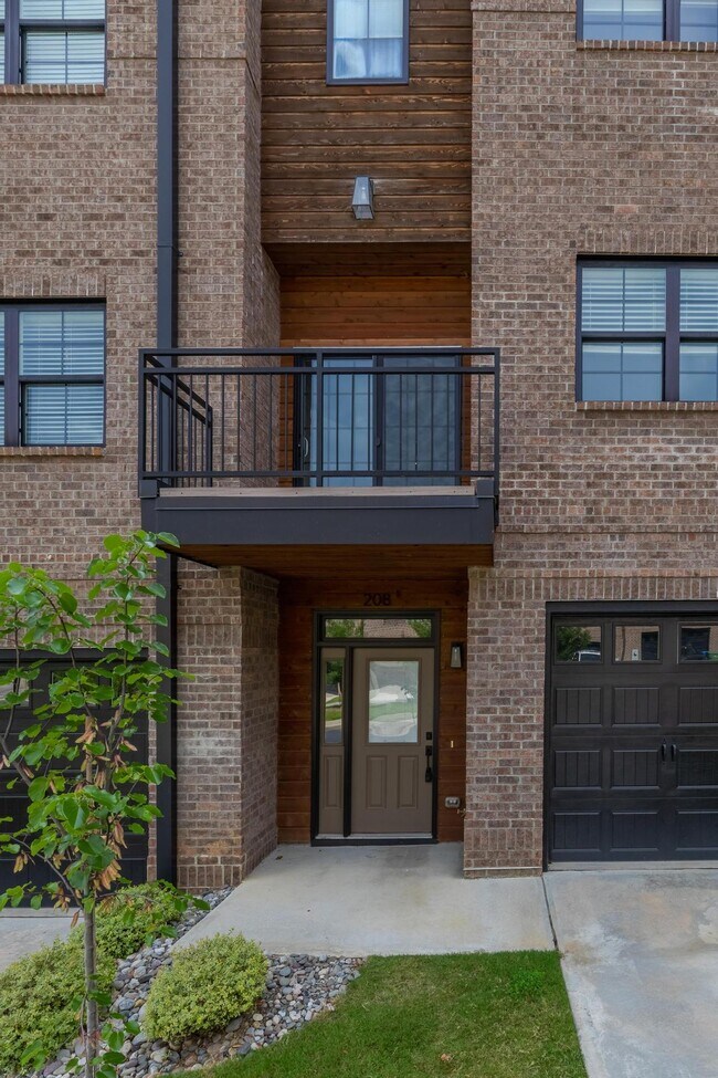 Building Photo - 208 Asher Springs Cir