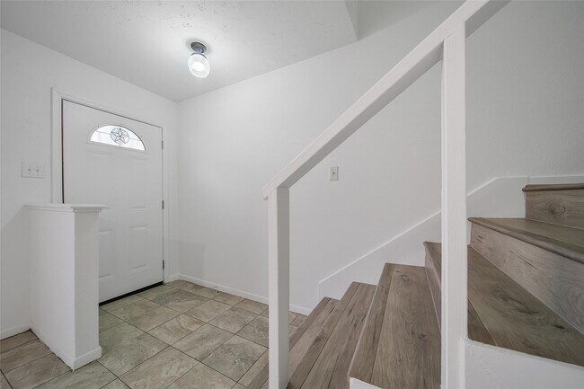 Building Photo - 1403 Blalock Rd