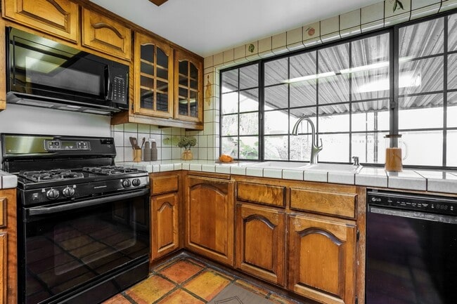 Building Photo - LA PALMA  4BR/2.5BA +FAMILY ROOM  BEST PRICED HOME IN AREA