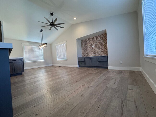 Building Photo - Beautiful Draper Home for Rent!