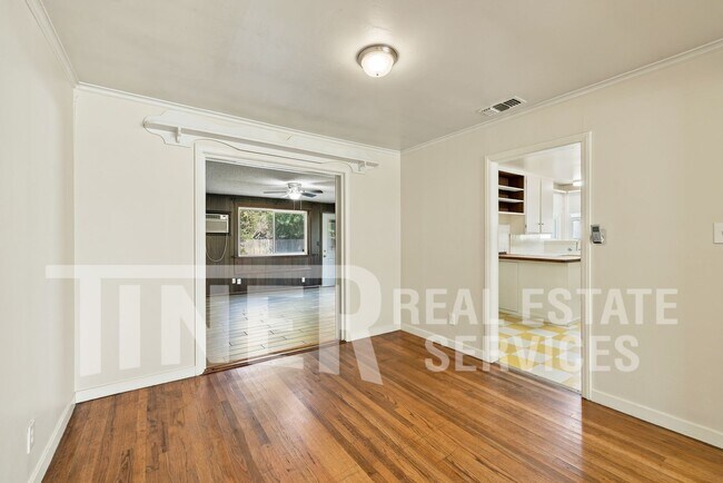 Building Photo - 2511 Cathay Wy