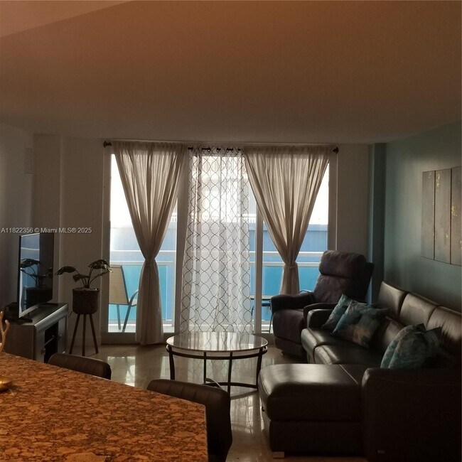 Building Photo - 6917 Collins Ave
