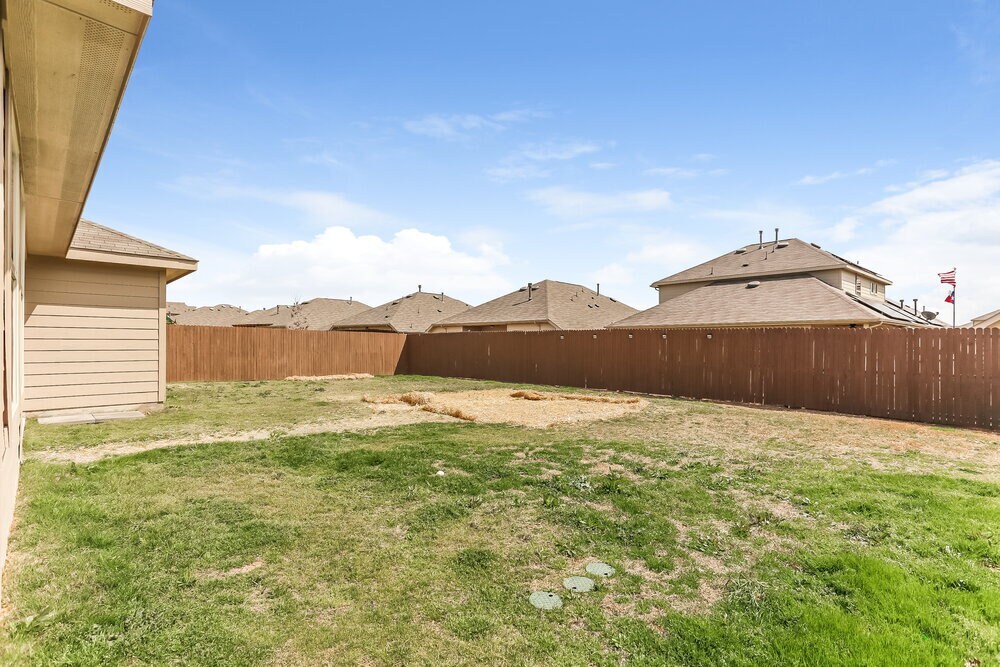 Building Photo - 825 Amberwood Ct