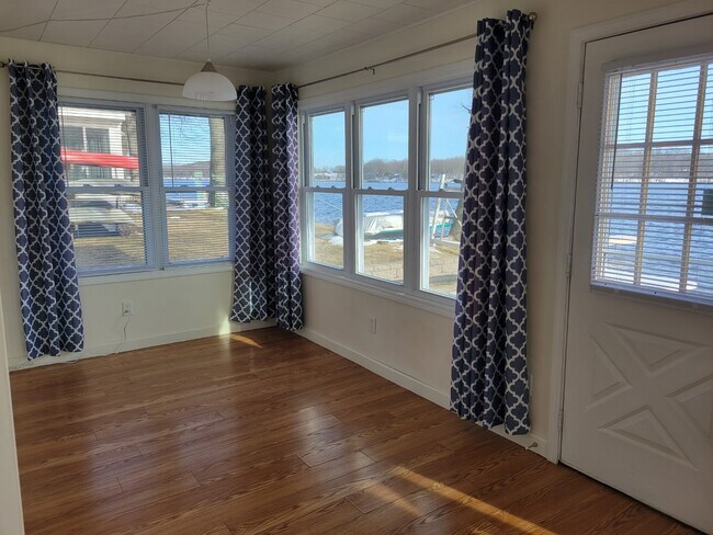 Dining Room View 4 - 5207 N Shore Dr