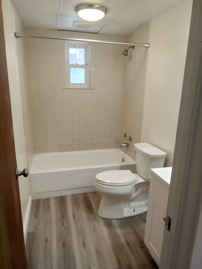 Building Photo - 53 Classic St