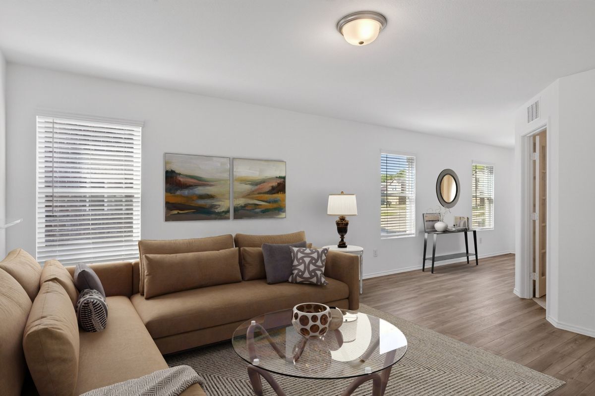 Building Photo - 605 Grenada Lk Dr