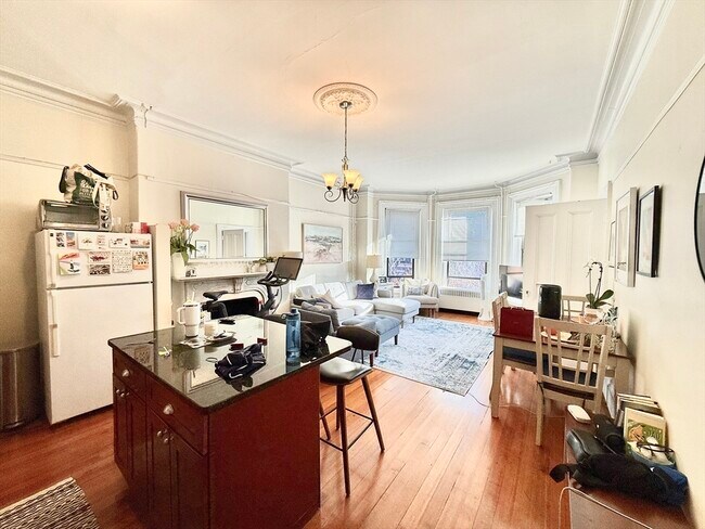 Building Photo - 177 Marlborough St