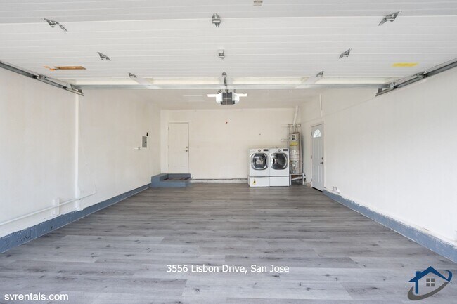 Building Photo - 3556 Lisbon Dr