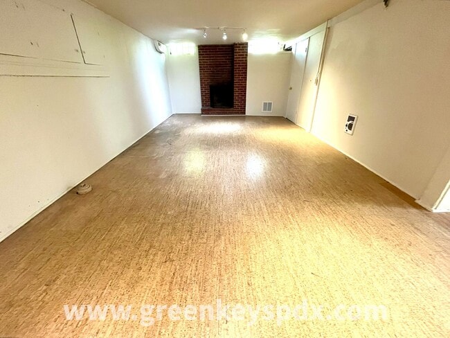 Building Photo - N Albina Duplex