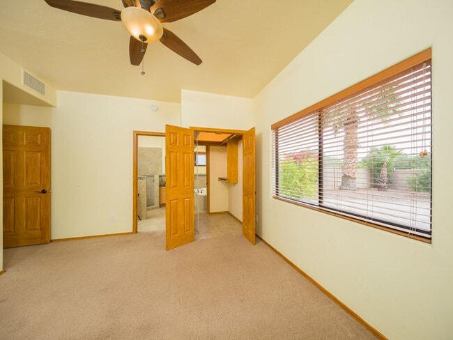 Building Photo - Beautiful Spacious NW home