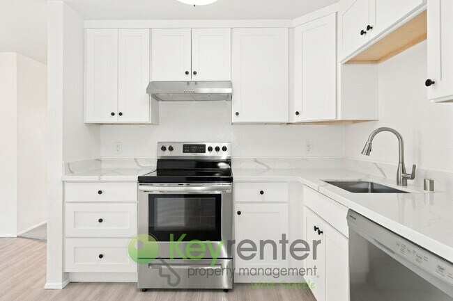 Building Photo - 10201-10203 17th Ave SW
