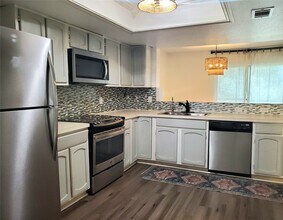 Building Photo - 14555 Wunderlich Dr