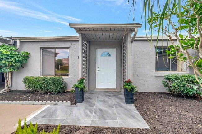 Building Photo - 14820 Wildflower Ln