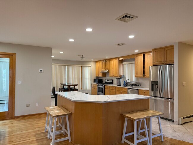 Building Photo - 49 Orris Ave