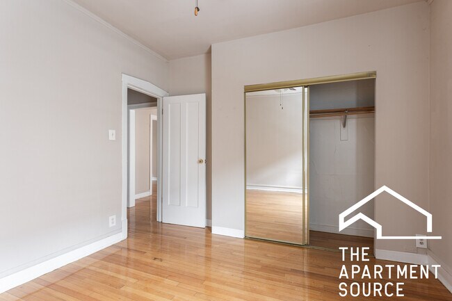 Building Photo - 1373 W Estes Ave