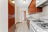 Building Photo - Newly Renovated 1 Bedroom 1 Bathroom  Avai...