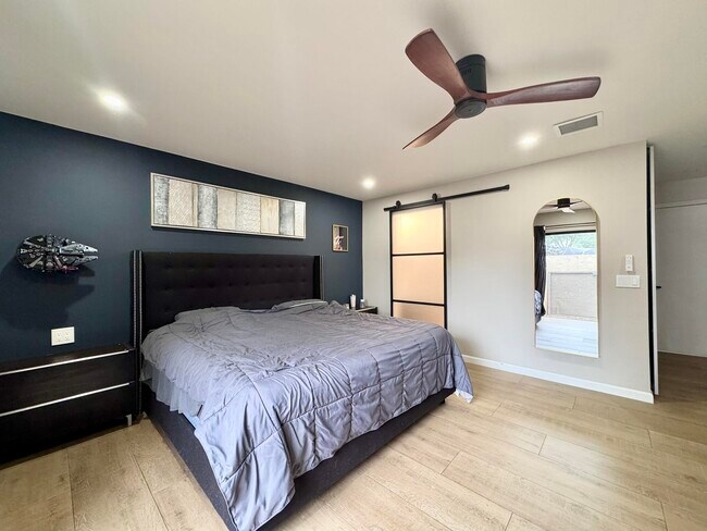 Building Photo - 6876 Palmar Ct