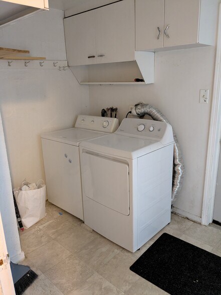 Building Photo - 920 S Braddock Ave