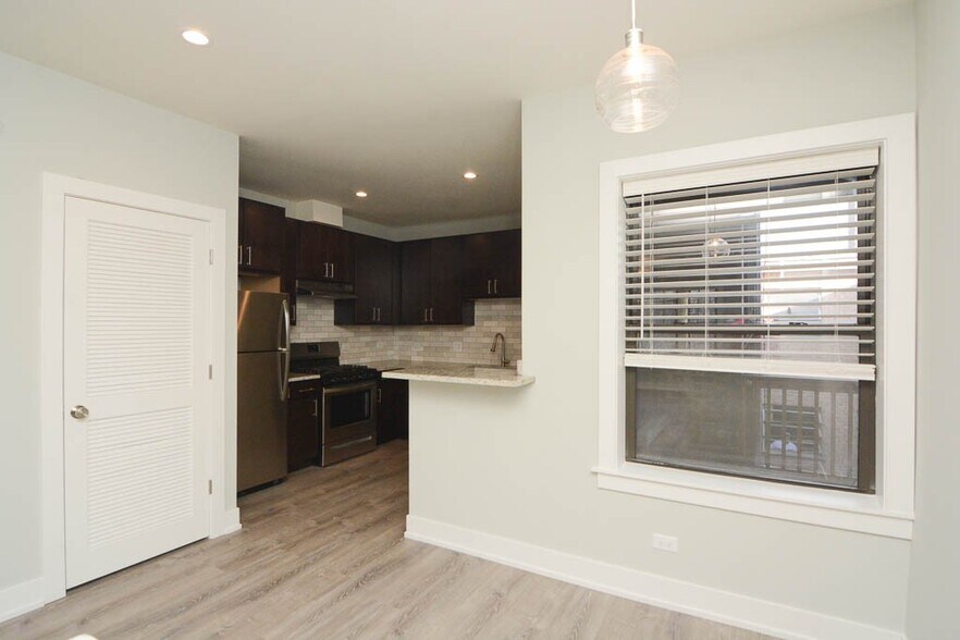 Building Photo - 1149 Maple Ave