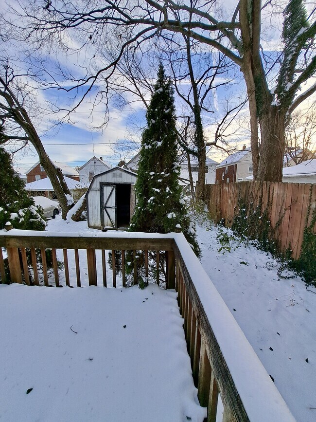 Building Photo - 1122 Beaumont Ave