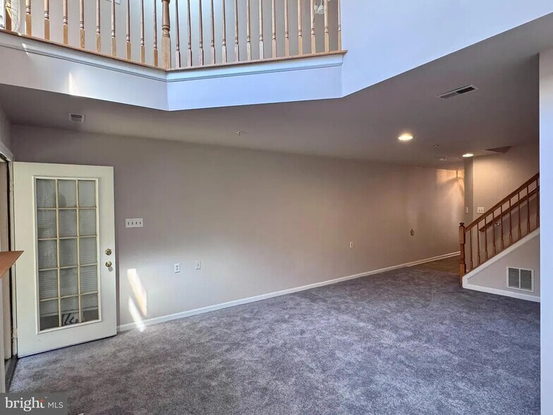 Building Photo - 3 Bailey Ln