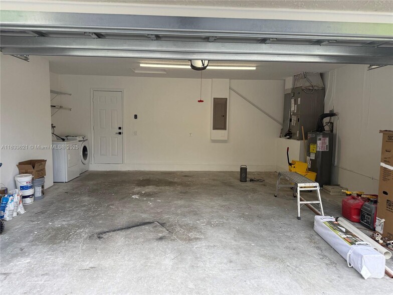 Building Photo - 1560 Canary Island Dr