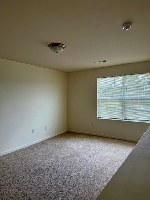 Building Photo - 168 Columbia Dr