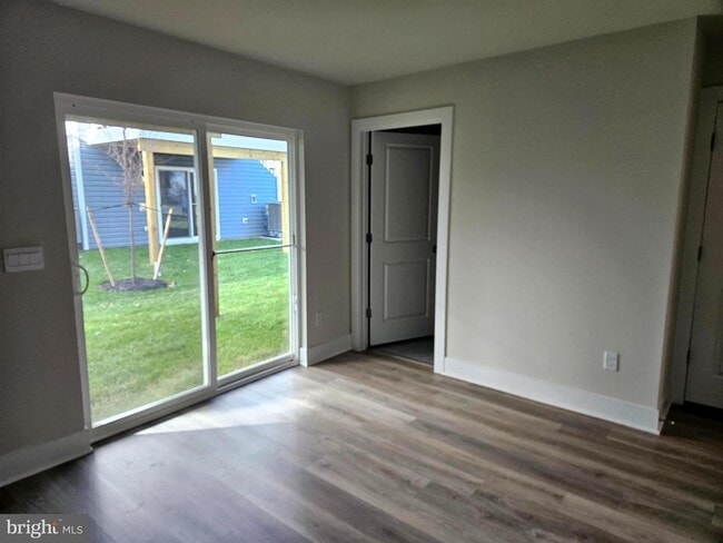 Building Photo - 1870 Amherst St