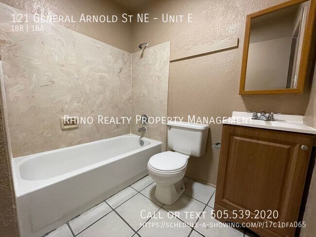 Building Photo - 1st Month Rent Free! Lovely 1 Bedroom, 1 B...